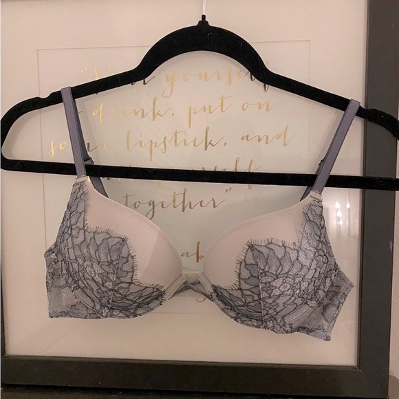 Victoria’s Secret bombshell bra - Picture 1 of 5